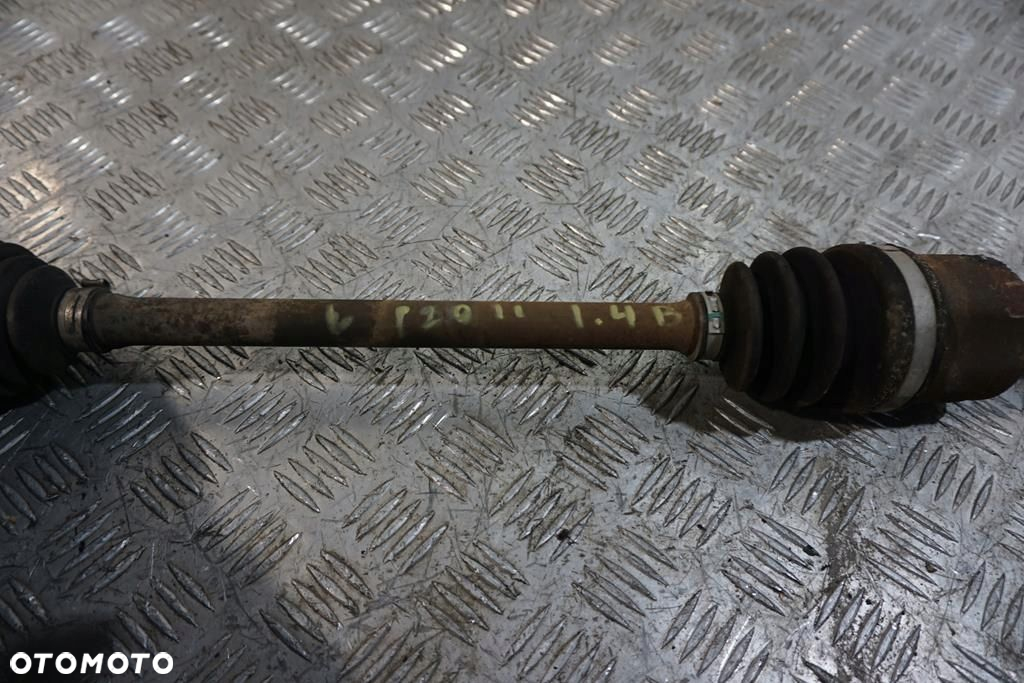 PÓŁOŚ LEWA 1,4 BENZYNA HYUNDAI I20 II 14-19 GB - 4