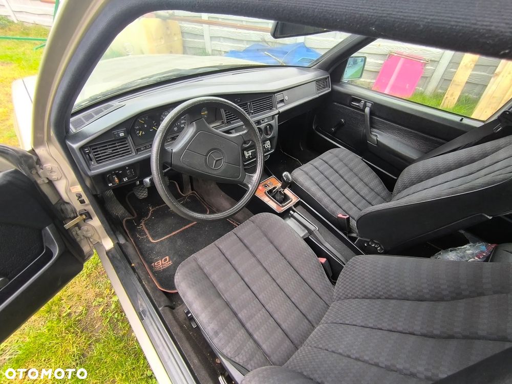 Mercedes-Benz W201 (190) - 9