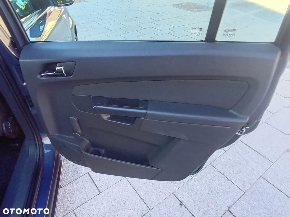 Opel Zafira - 26