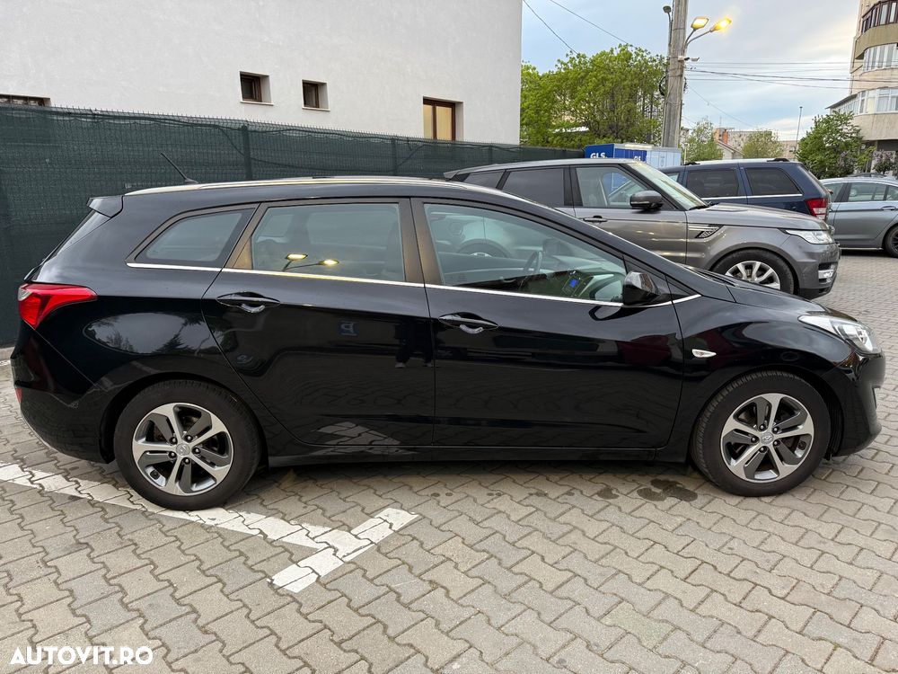 Hyundai i30 blue 1.6 CRDi Style - 4