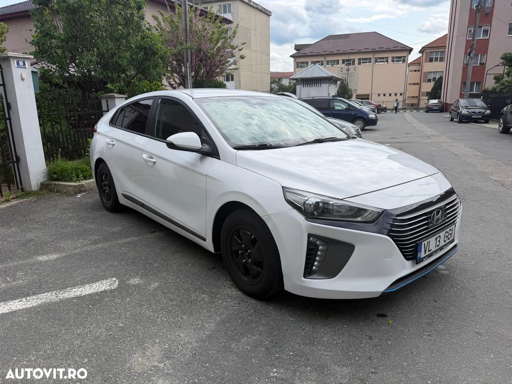 Hyundai IONIQ - 10