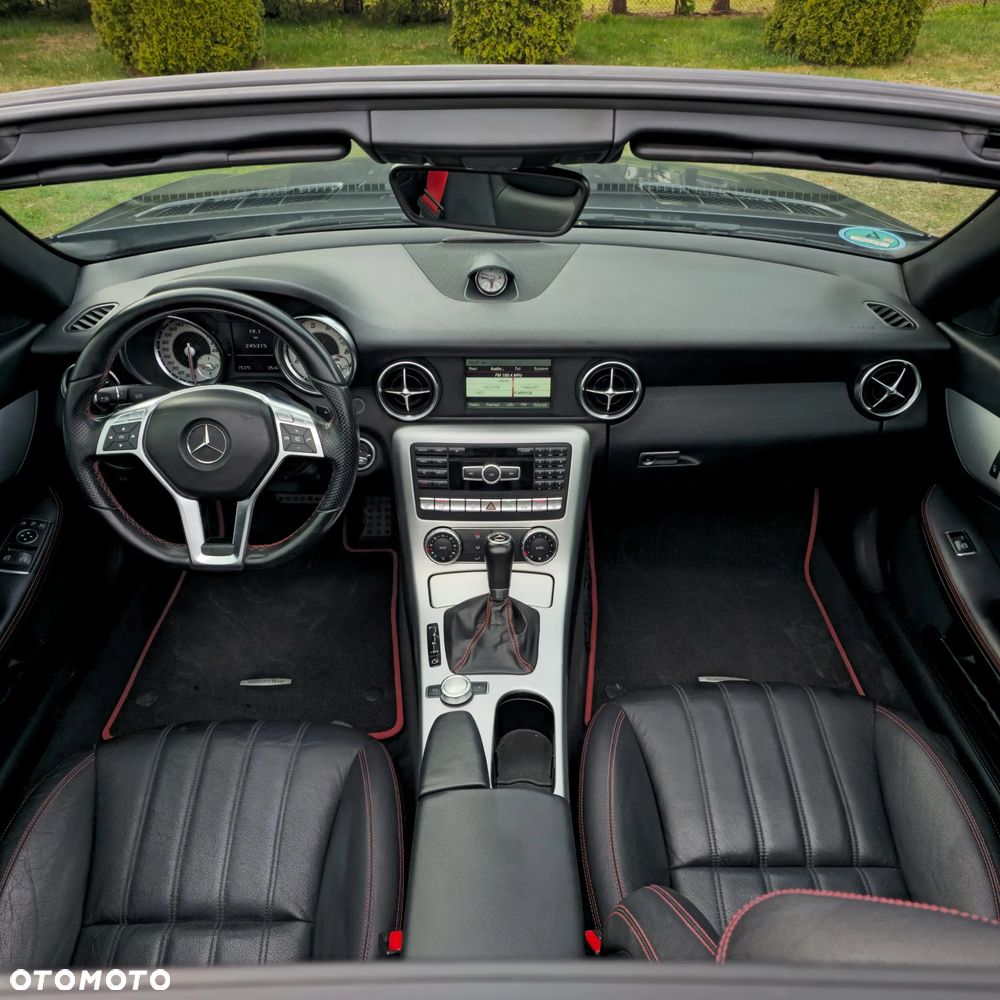 Mercedes-Benz SLK 200 (BlueEFFICIENCY) 7G-TRONIC - 39
