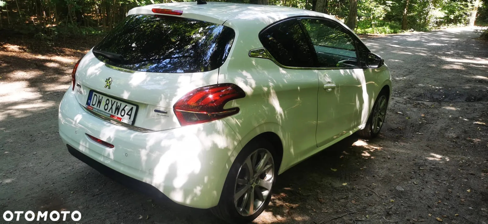 Peugeot 208 1.2 PureTech Allure S&S - 5