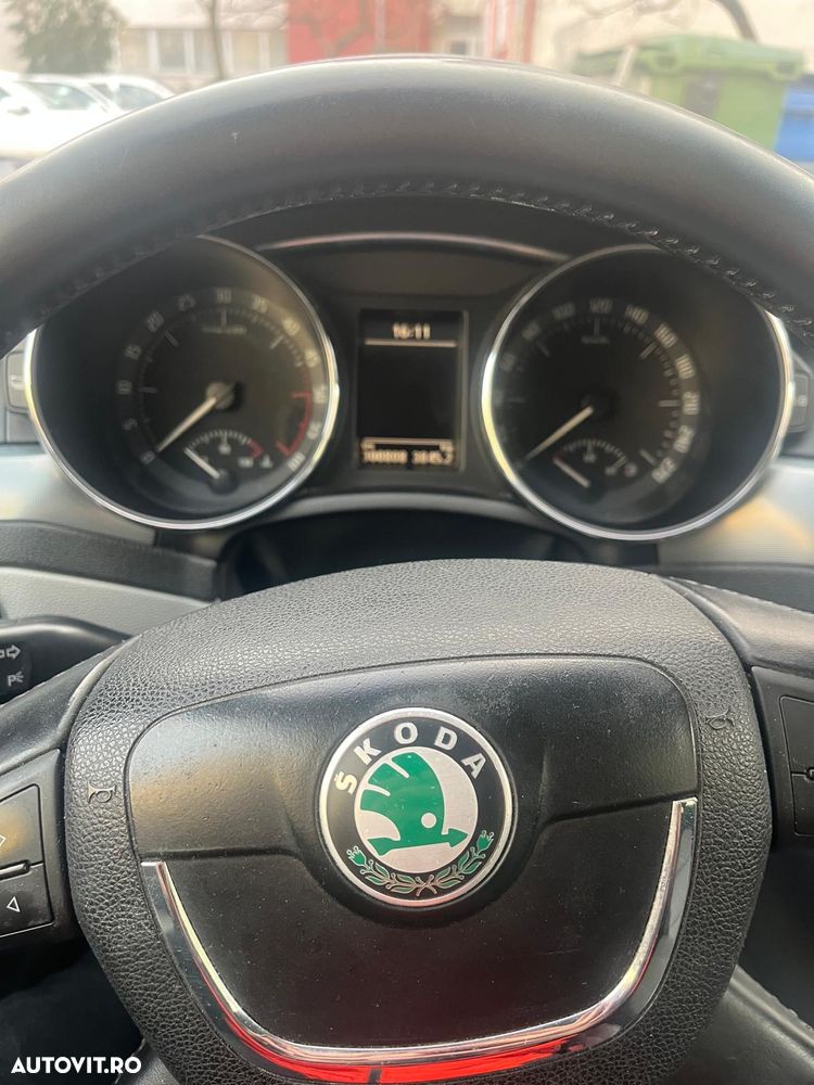 Skoda Superb 2.0 TDI Active - 3