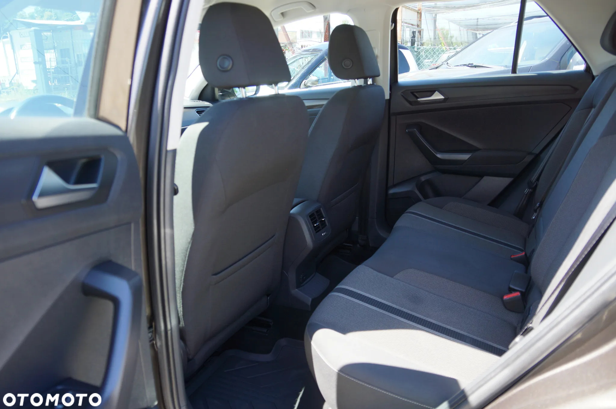 Volkswagen T-Roc 2.0 TDI SCR 4MOTION DSG Style - 28