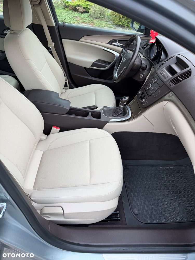 Opel Insignia 1.8 - 12