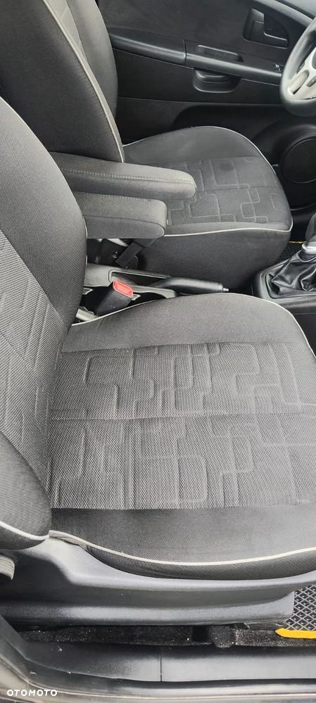 Kia Venga - 16