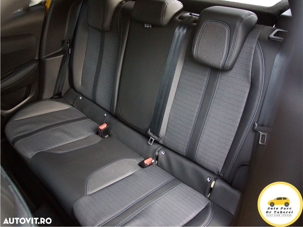 Peugeot 208 PureTech 100 EAT8 Allure Pack - 23