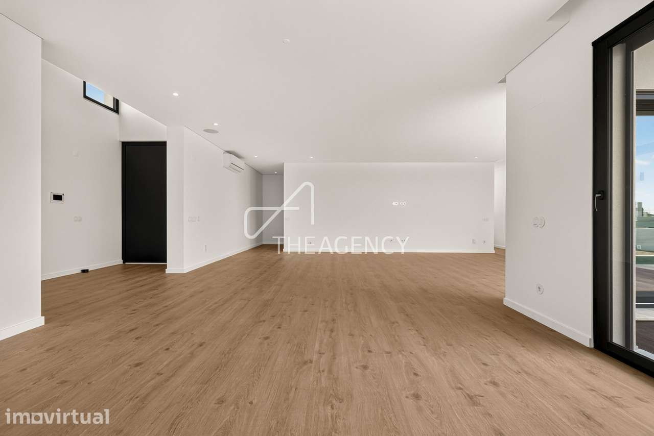 Moradia T4 de Luxo com Vista Mar, Piscina e Terraço Rooftop na Ericeir - Grande imagem: 3/60