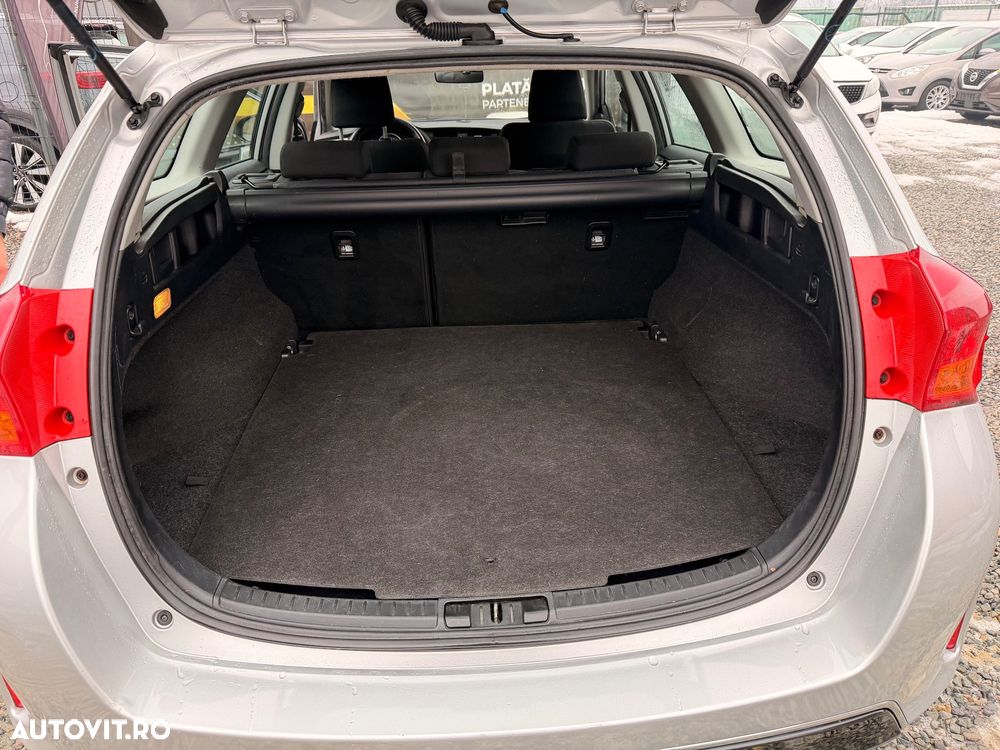 Toyota Auris 1.4 D-4D Unique - 14