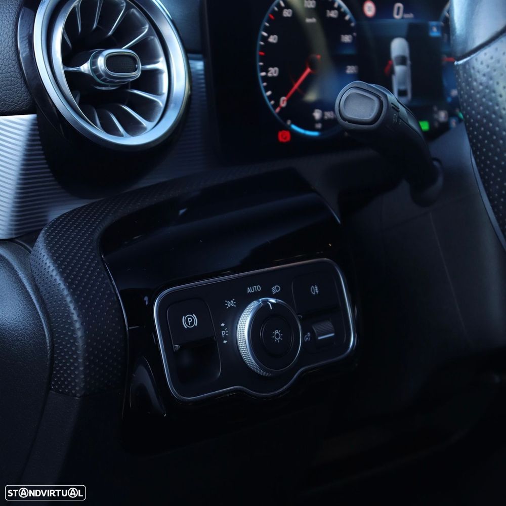 Mercedes-Benz A 250 Limousine e 8G-DCT AMG Line - 17