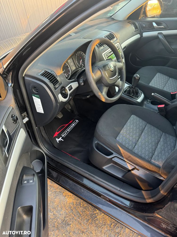 Skoda Octavia 1.6 Tour - 8
