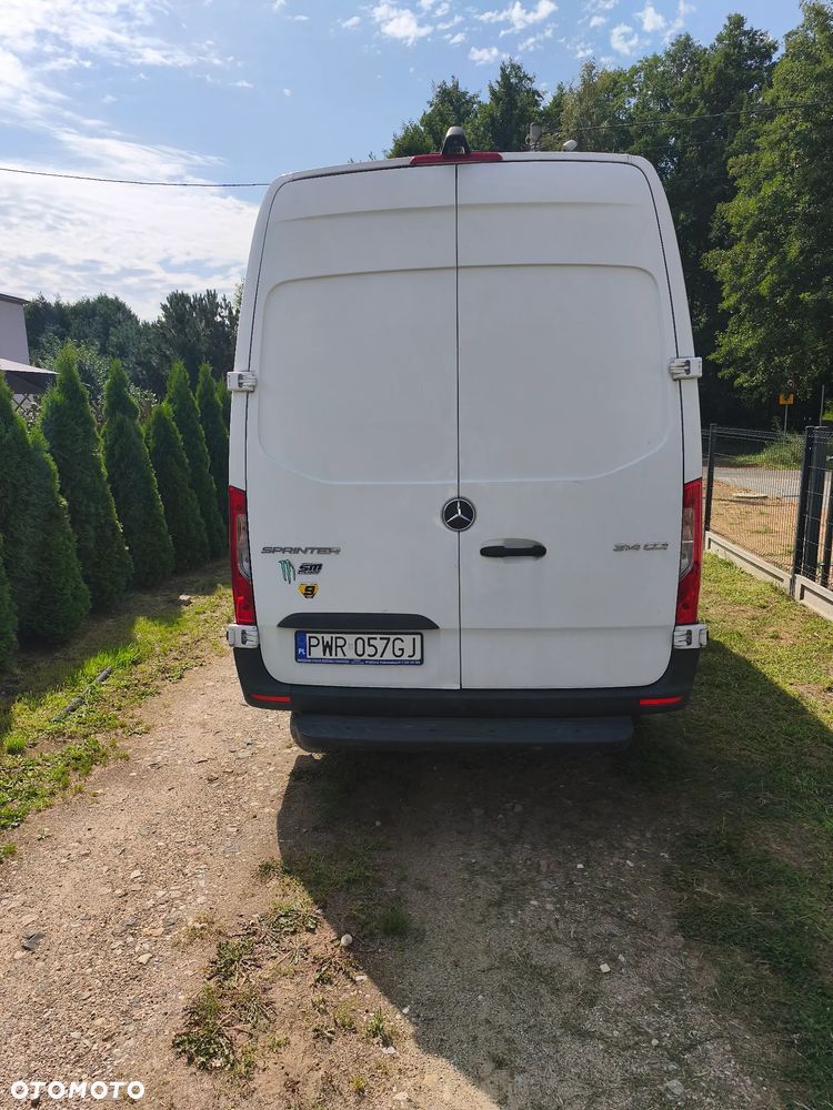 Mercedes-Benz Sprinter - 10