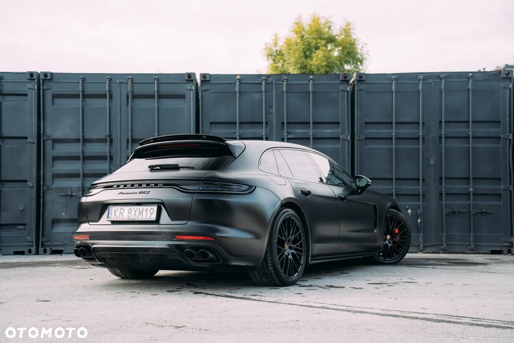 Porsche Panamera - 4