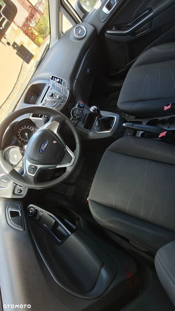 Ford Fiesta 1.5 TDCi Ambiente - 17