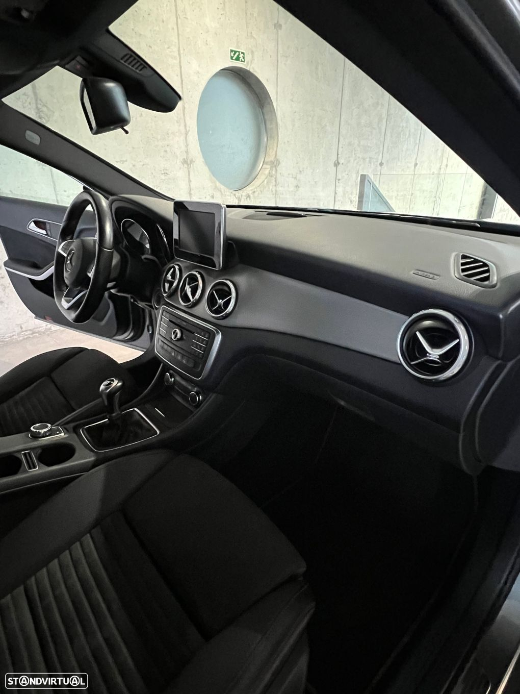 Mercedes-Benz GLA 180 d AMG Line - 18