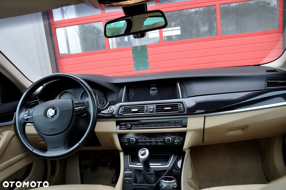 BMW Seria 5 520d Blue Performance - 32