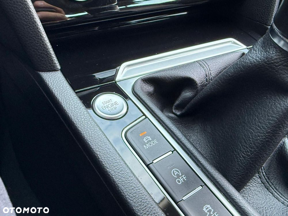 Volkswagen Passat - 37