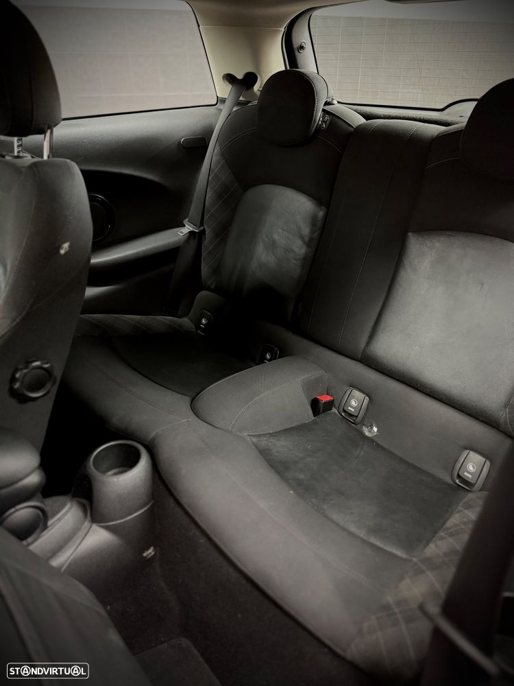 MINI 3 Portas Cooper D Aut. - 13