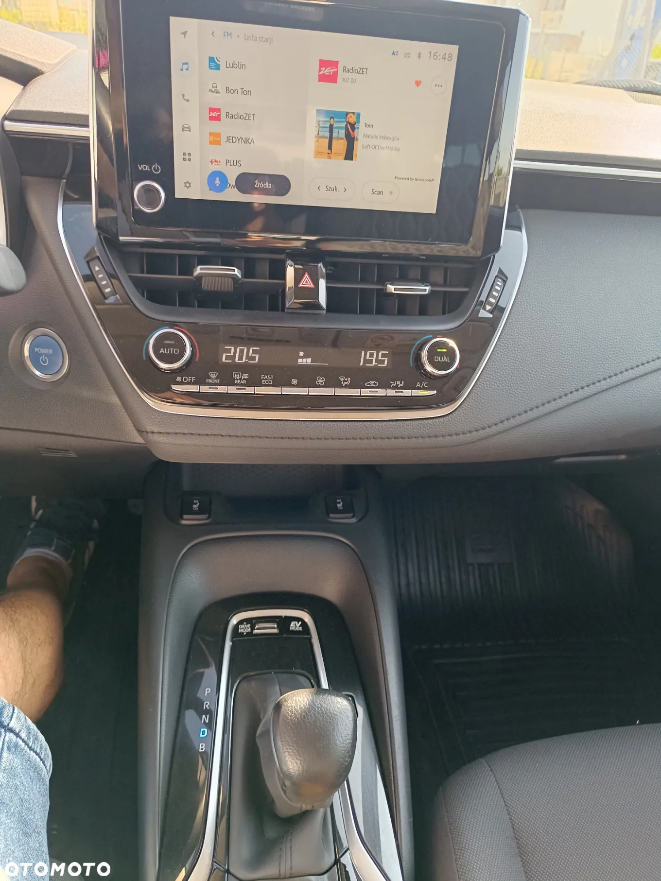 Toyota Corolla 1.8 Hybrid Comfort - 24