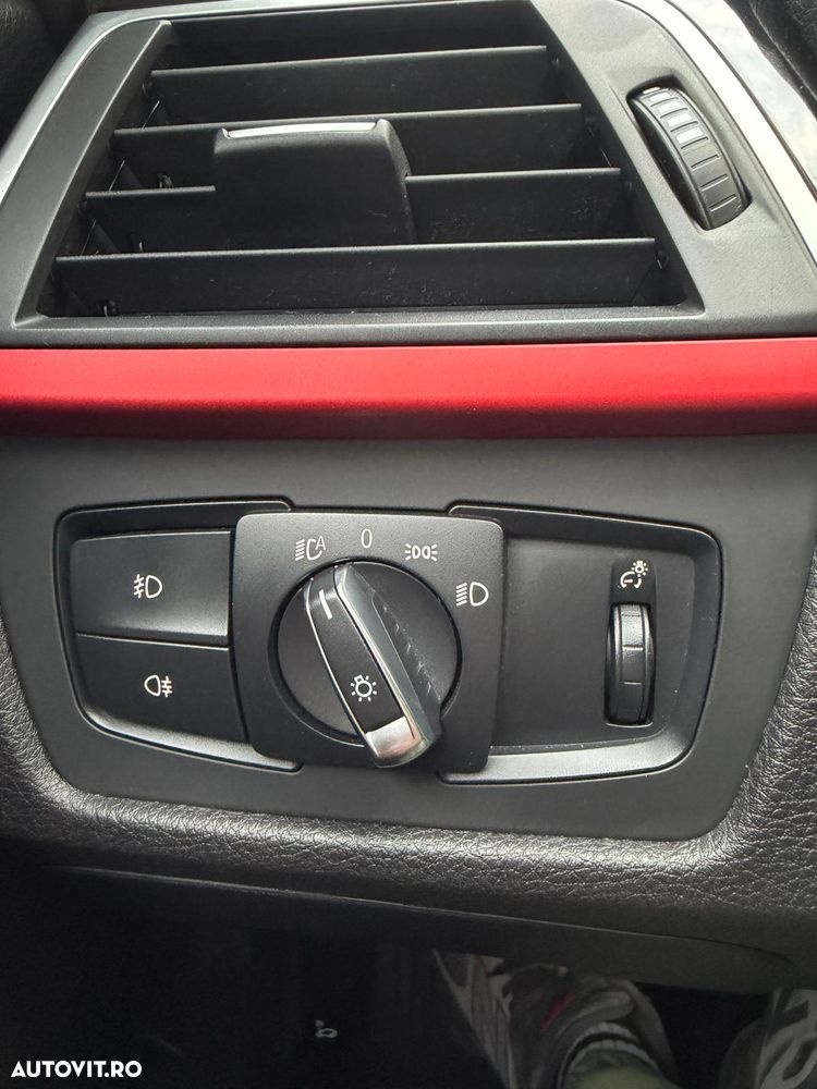 BMW Seria 3 318d Aut. Sport Line - 12