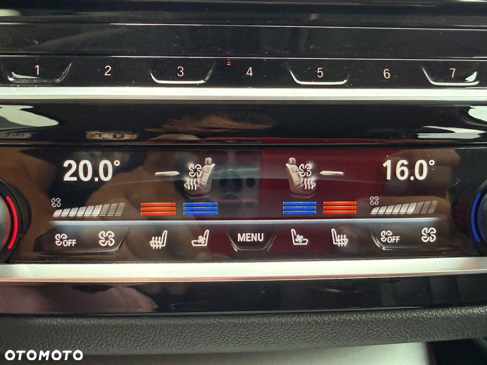 BMW Seria 5 518d Business Edition sport - 33