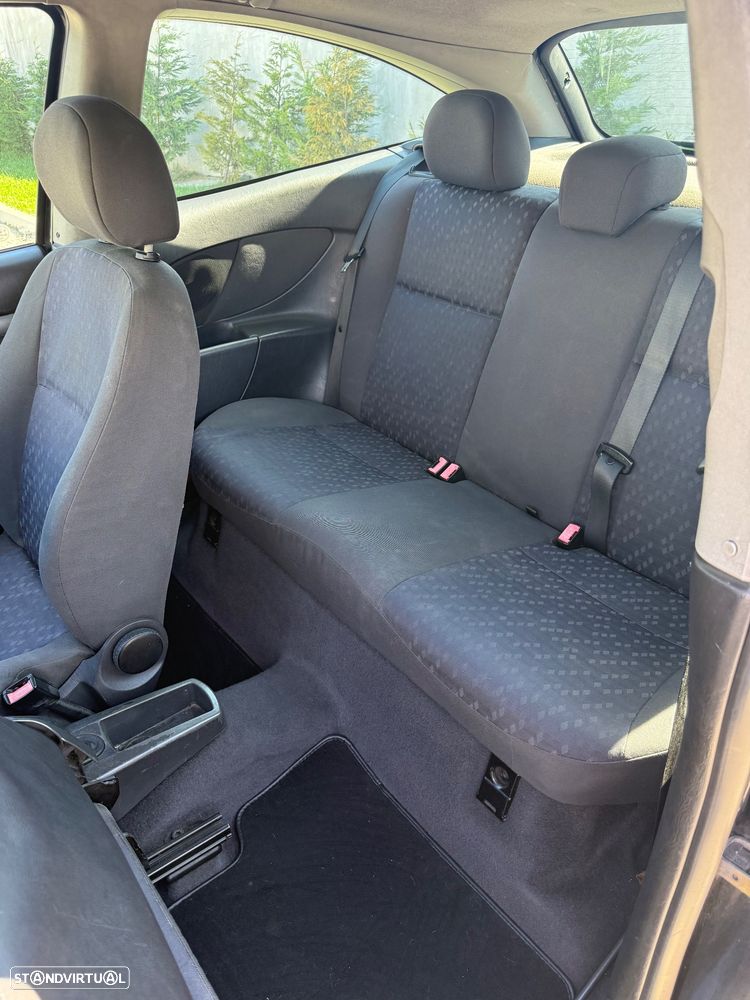 Ford Focus 1.8 TDdi Trend - 7