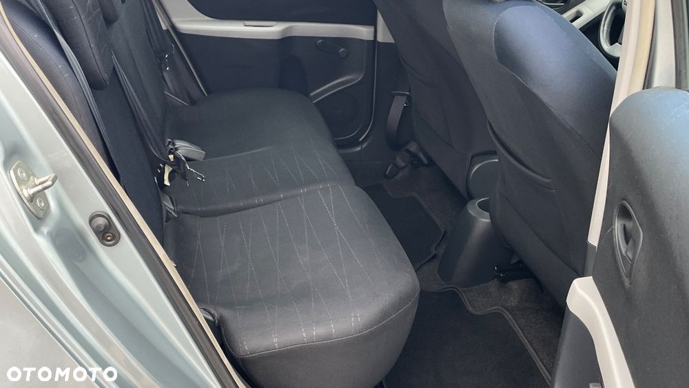 Toyota Yaris - 35