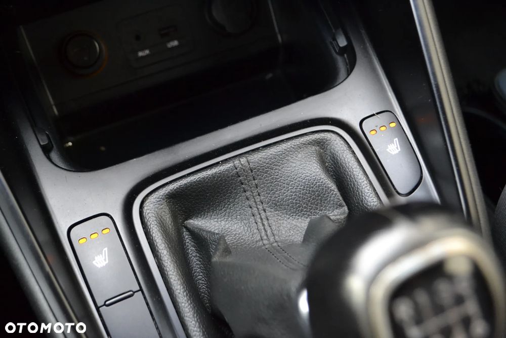 Kia Carens 1.6 GDI L - 27