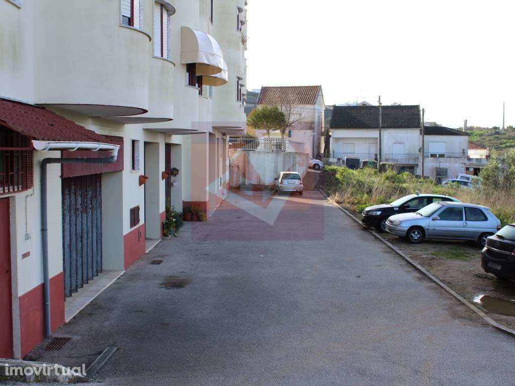 Armazém para arrendamento na Serra da Helena, Casal de Cambra - Grande imagem: 2/11