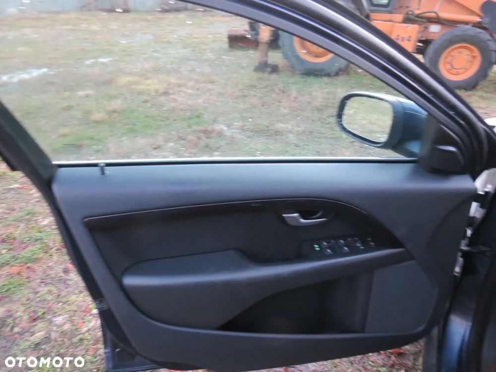VOLVO V70 III 2010r ,3.2 BENZYNA + GAZ V6 238KM NA CZĘŚCI  SILNIK SKRZYNIALakier 614-46 - 14