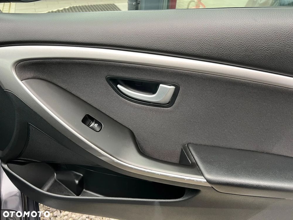 Hyundai i30 1.6 CRDi Automatik Style - 17