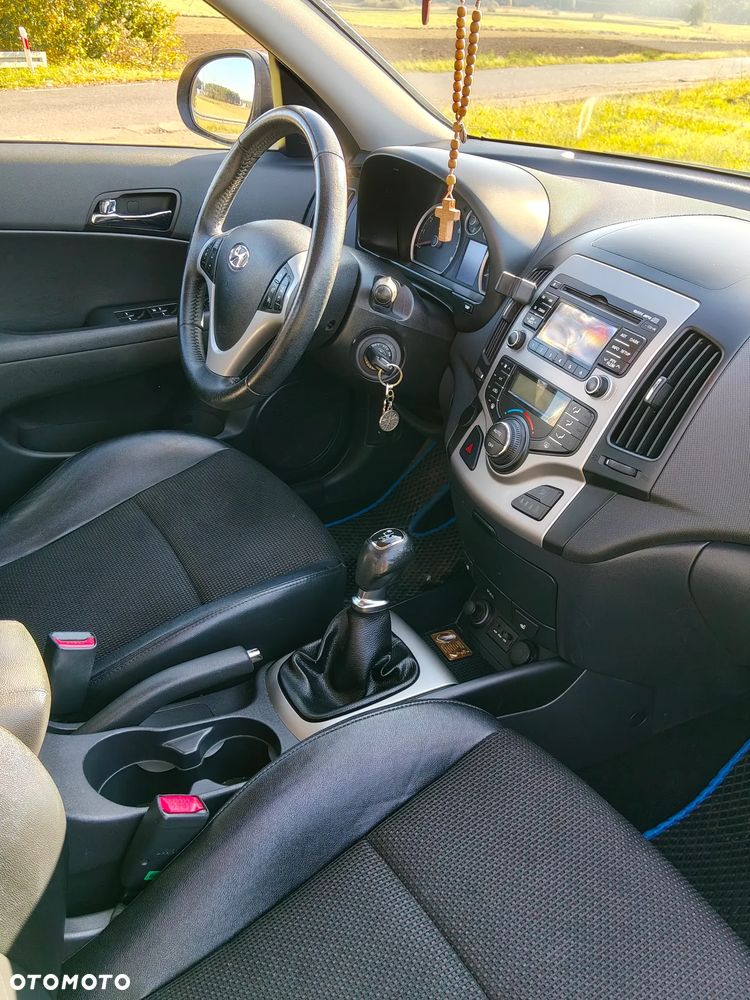 Hyundai i30 1.4 Comfort EU5 - 23