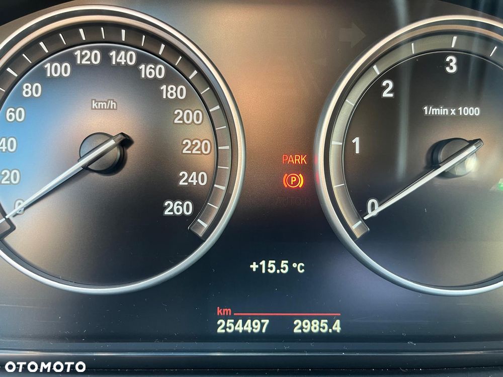 BMW Seria 5 525d Luxury Line - 17
