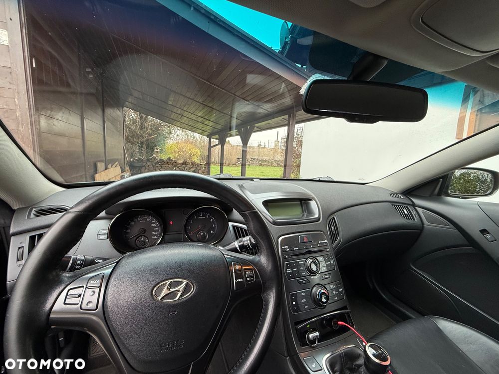 Hyundai Genesis Coupe 2.0 TCI Executive - 6