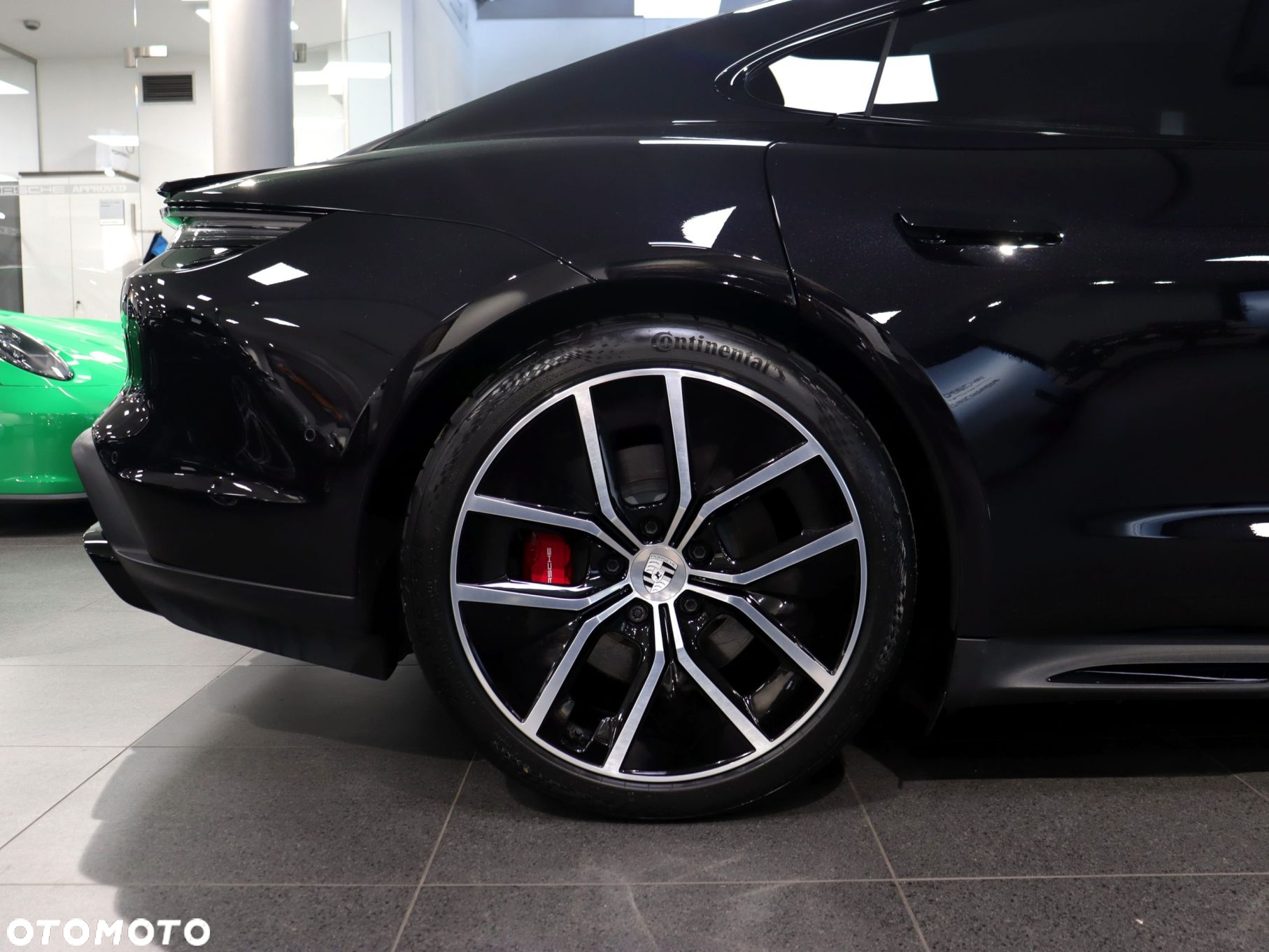Porsche Taycan - 12