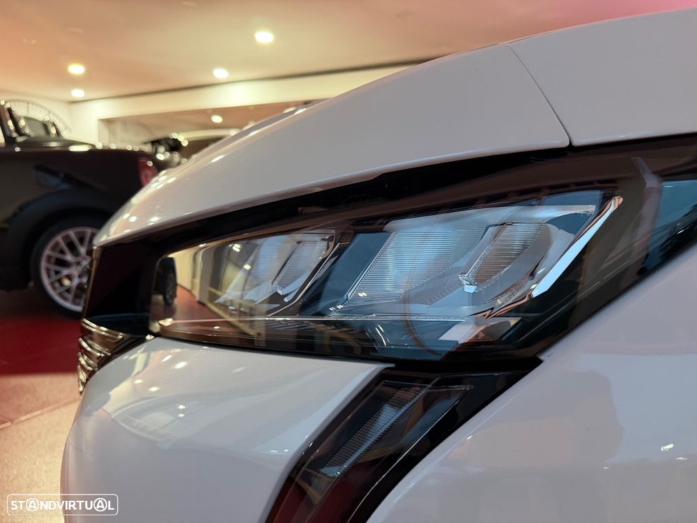 Peugeot 308 1.6 Hybrid Allure Pack e-EAT8 - 23