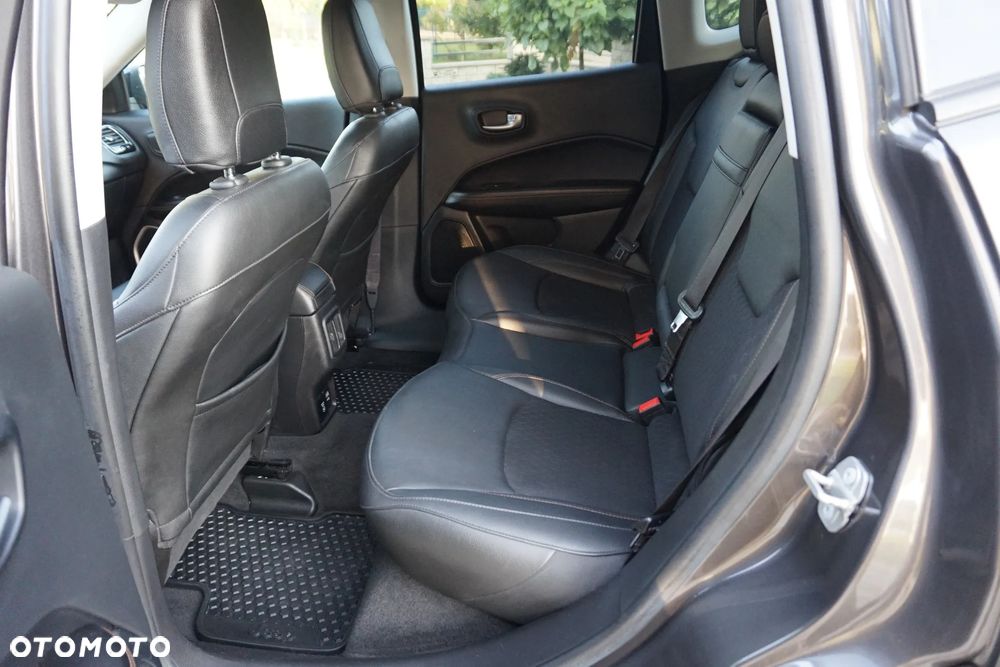Jeep Compass - 23