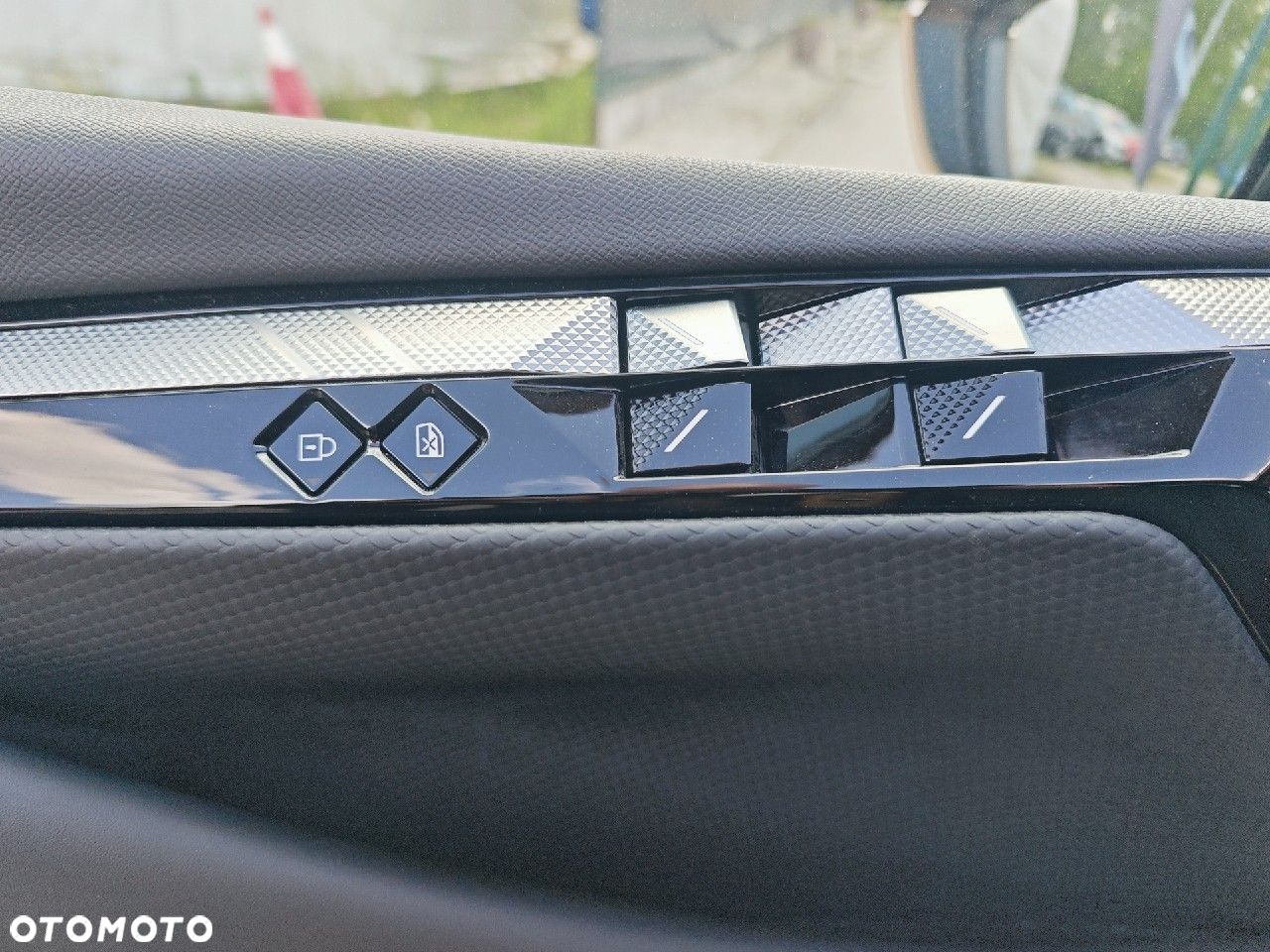 DS Automobiles DS 4 1.2 PureTech Cross Trocadero - 17
