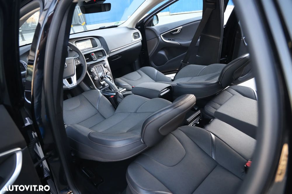 Volvo V40 D3 Geartronic Momentum - 9