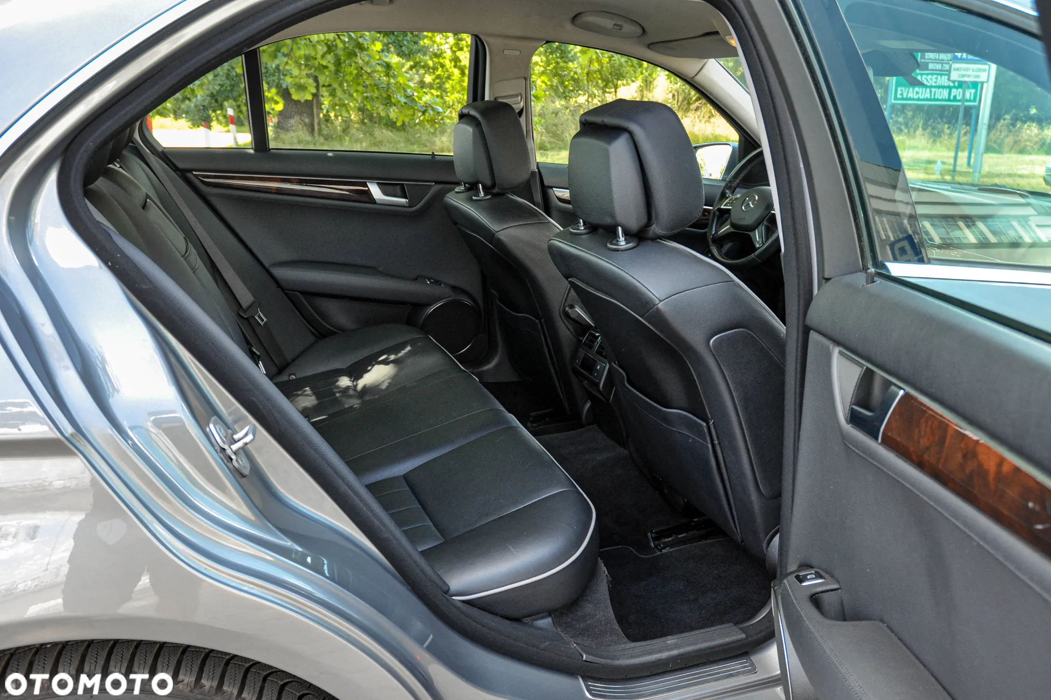 Mercedes-Benz Klasa C 350 BlueEff 4-Matic Elegance - 13