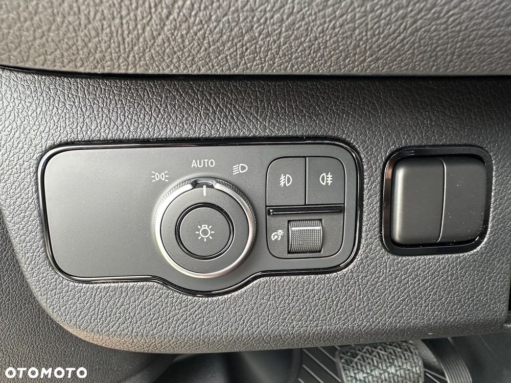 Mercedes-Benz Sprinter - 12