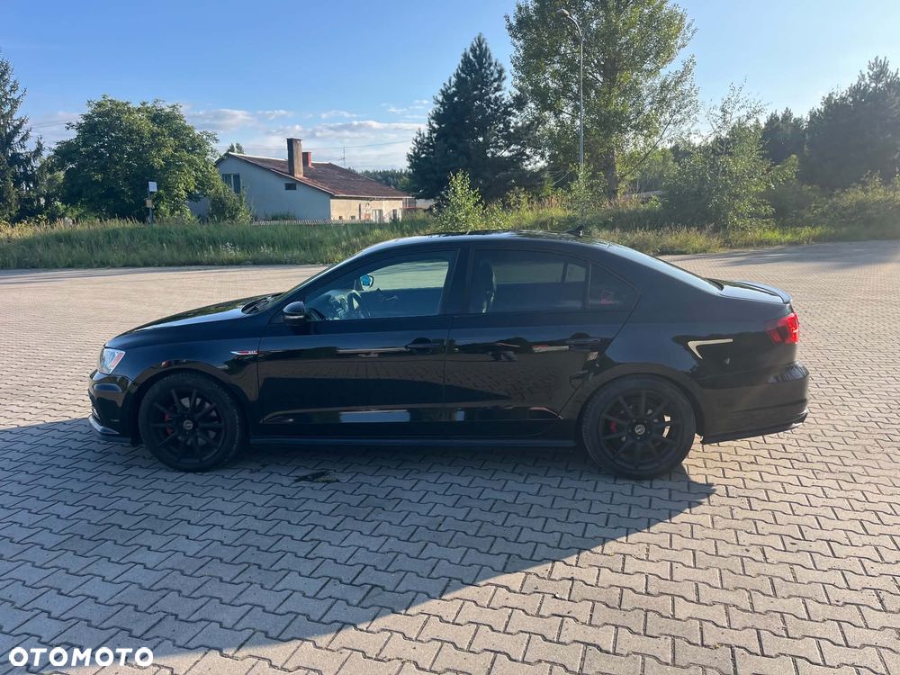 Volkswagen Jetta - 16