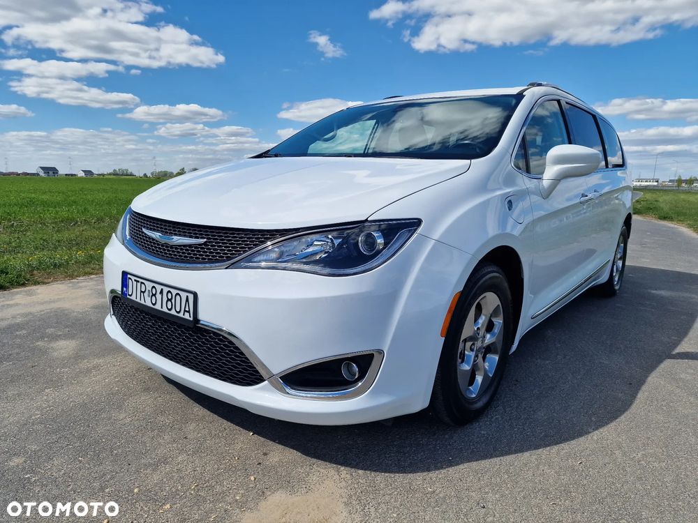Chrysler Pacifica - 4