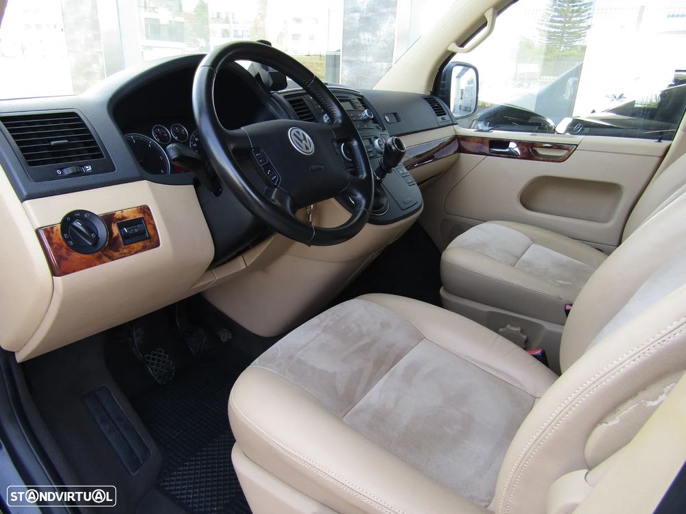 VW Multivan 2.5 TDi Highline - 13