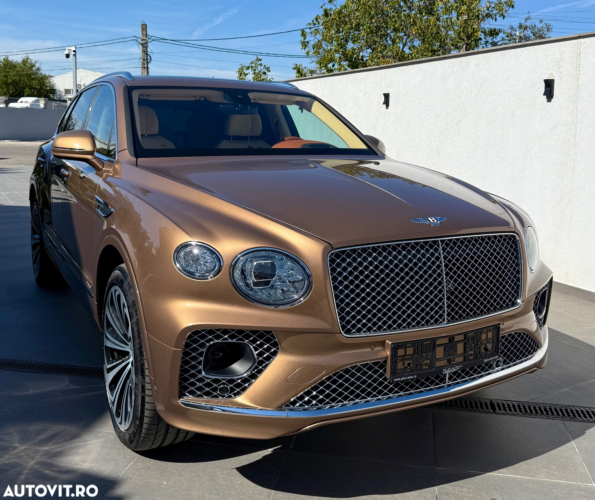 Bentley Bentayga - 3