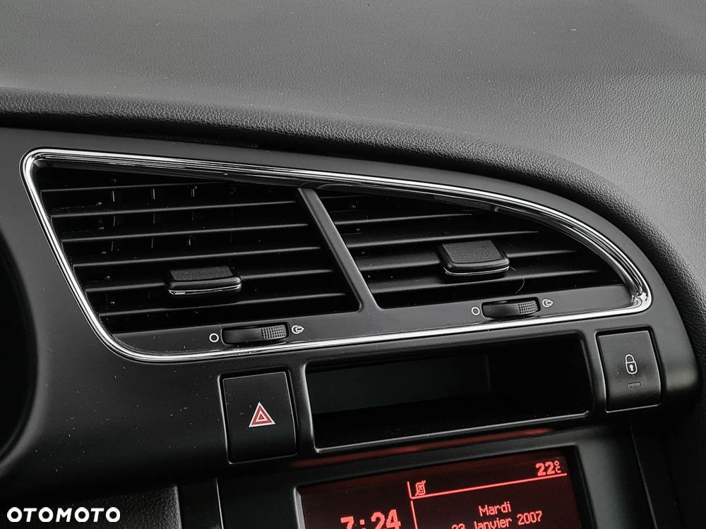 Peugeot 3008 1.6 HDi Style - 32
