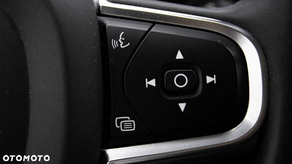 Volvo XC 60 T6 Plug-In Hybrid AWD Core - 26