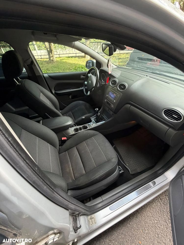 Ford Focus - 8