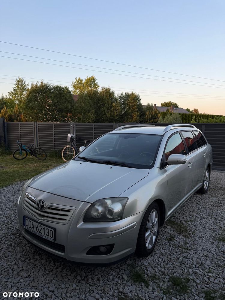 Toyota Avensis 1.8 VVT-i Luna - 11